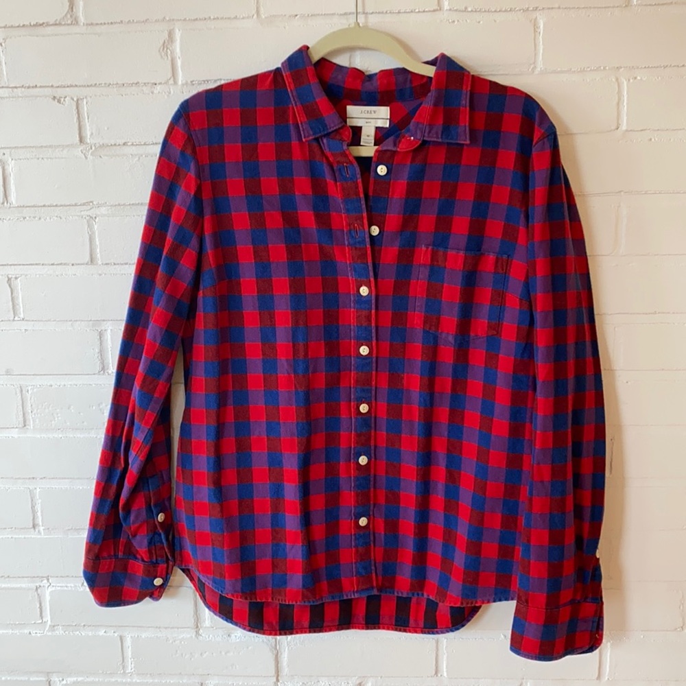 Holiday Sale! 🎁 
Checked flannel